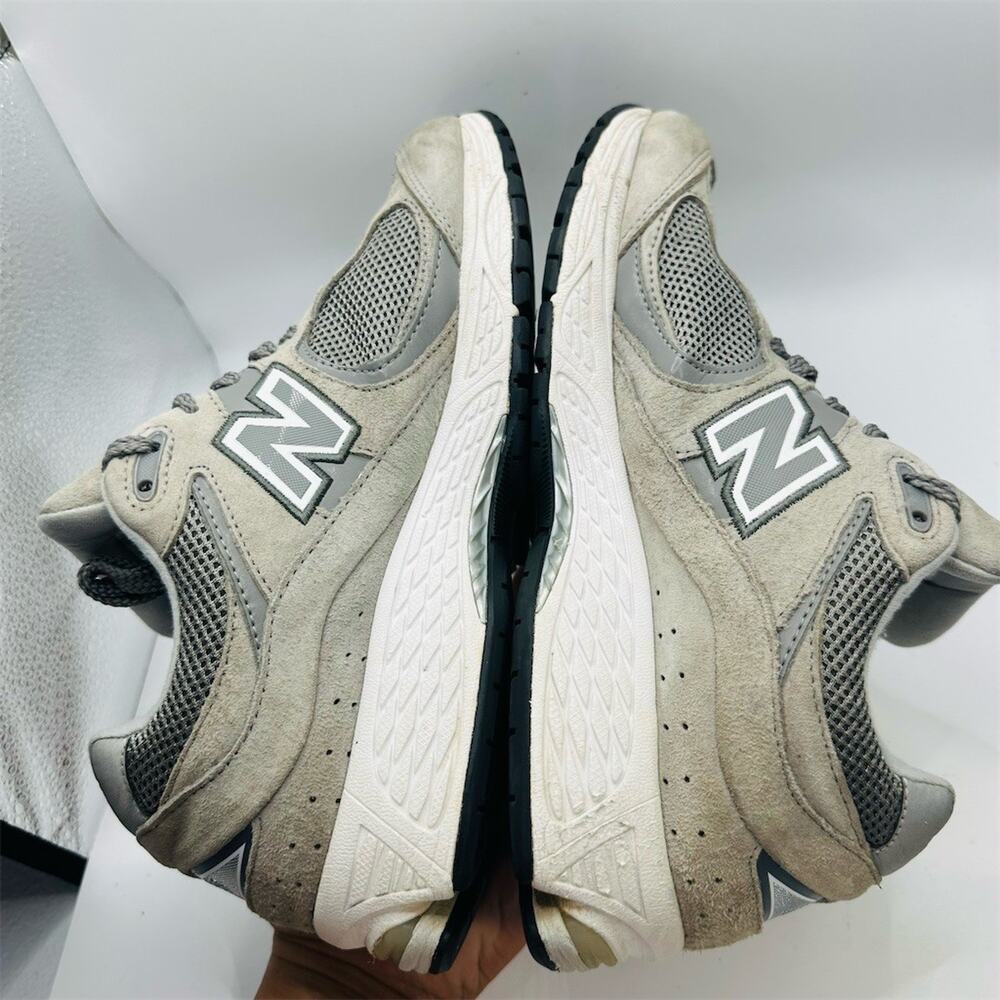 New Balance 2002R Grey Sneakers Suede Mesh | Men's Size 8 US | EUC - Picture 6 of 8